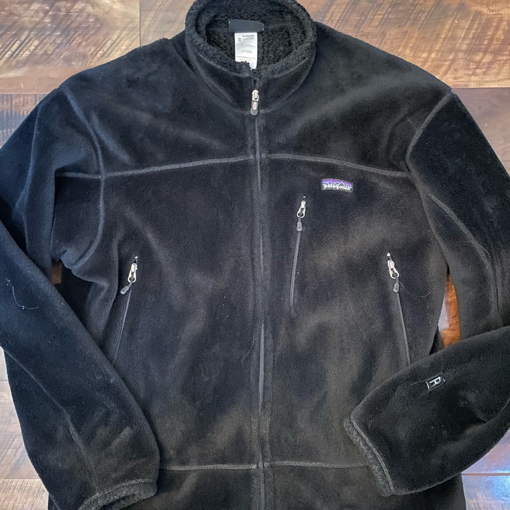 Mens Patagonia jacket. Size large.